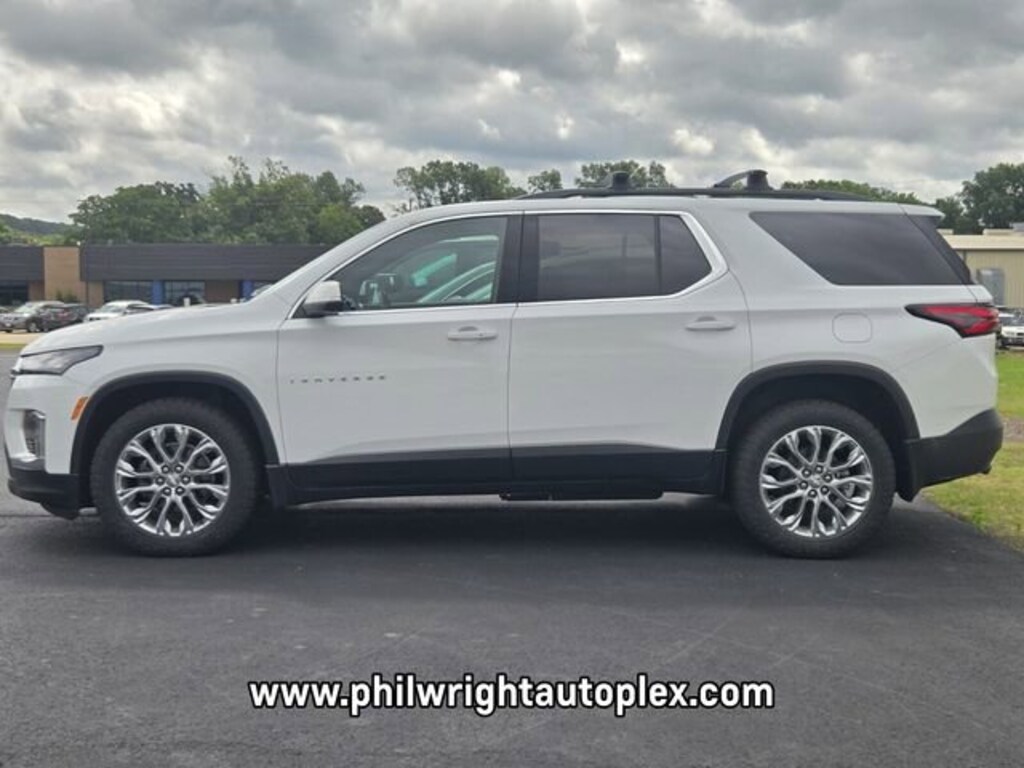 Used 2023 Chevrolet Traverse LT Cloth SUV