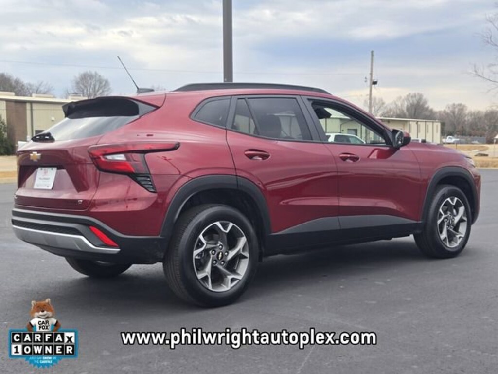 Used 2025 Chevrolet Trax LT SUV