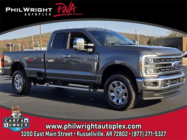 2024 Ford F-350 Super Duty Lariat's photo