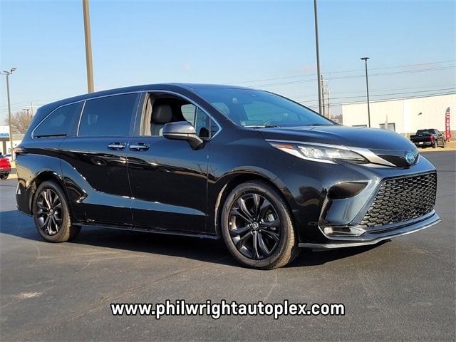 Used 2023 Toyota Sienna XSE with VIN 5TDXRKEC0PS162205 for sale in Russellville, AR