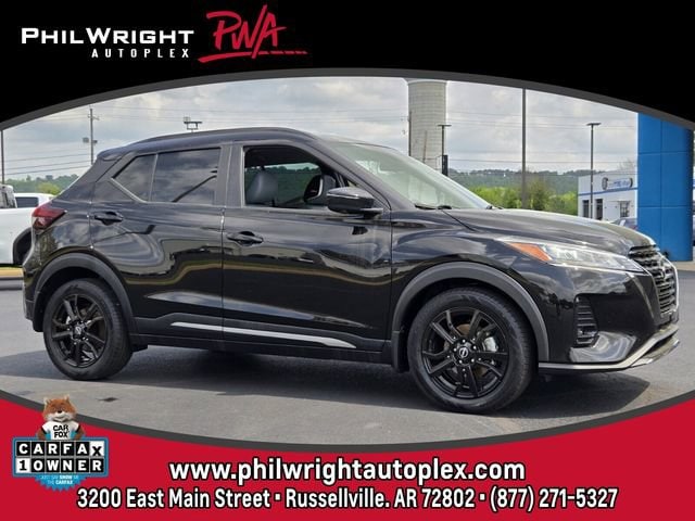 2023 Nissan Kicks SR