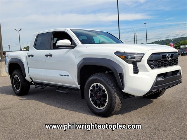 Used 2024 Toyota Tacoma TRD Off Road with VIN 3TMLB5JN7RM020478 for sale in Russellville, AR