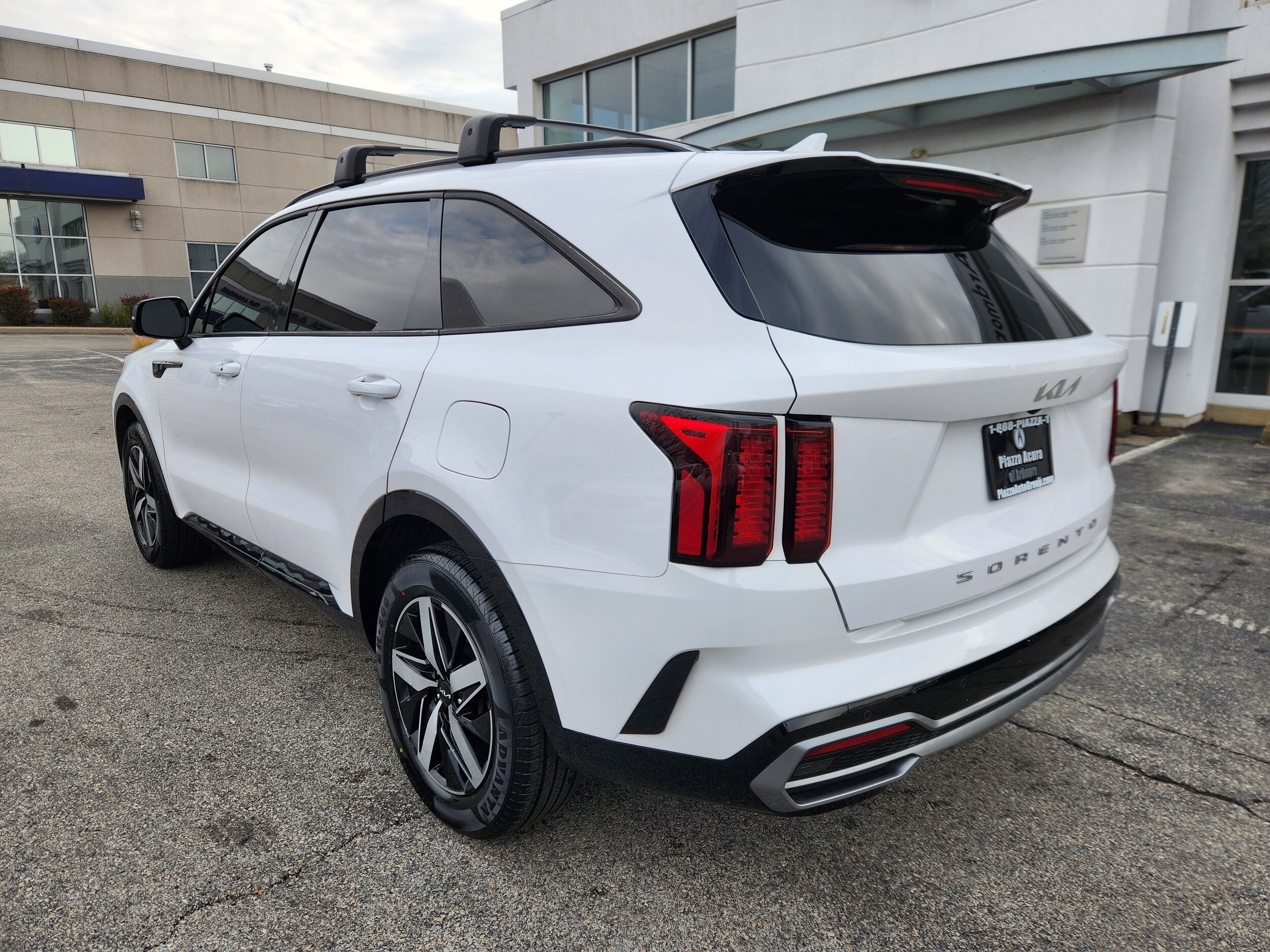 2022 Kia Sorento S photo 2