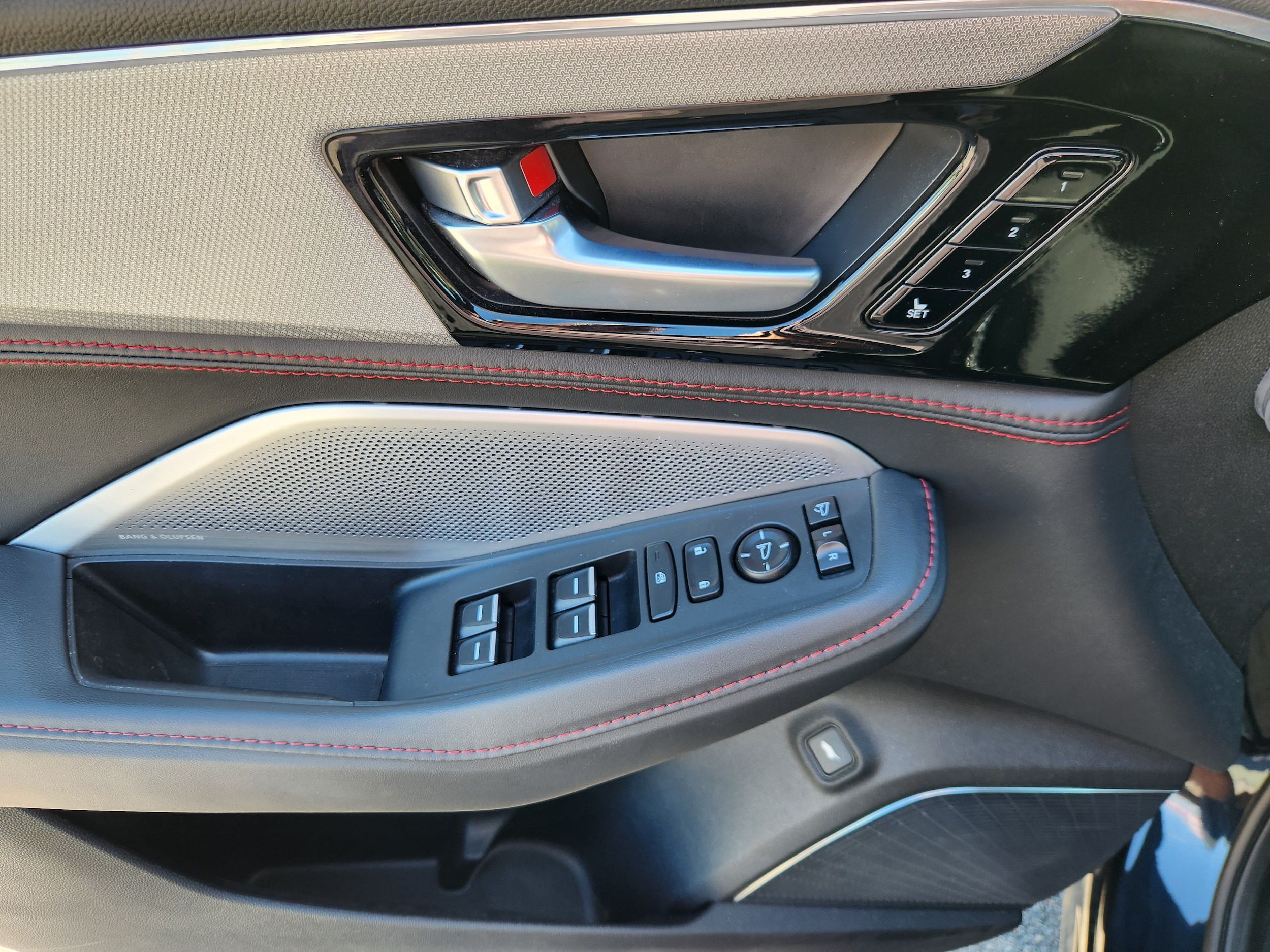 2025 Acura MDX A-Spec Package - Photo 19