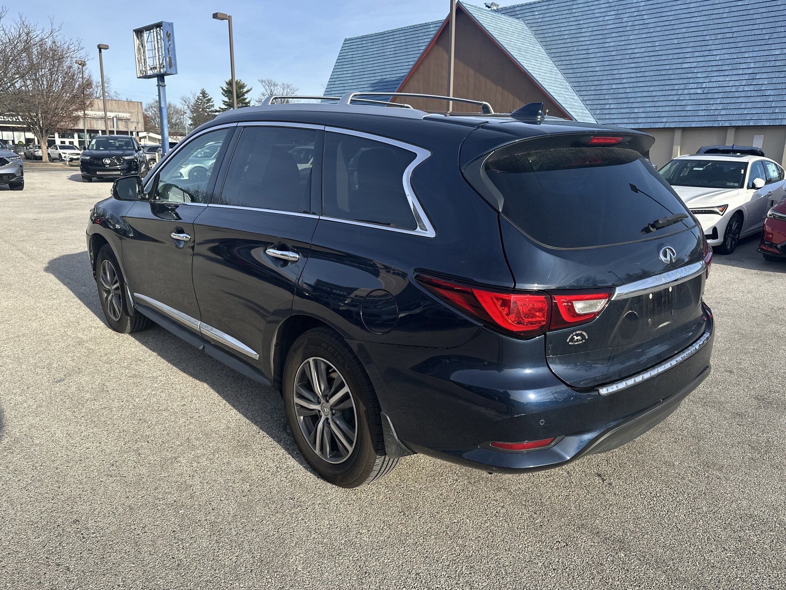 2017 Infiniti QX60 Base photo 2