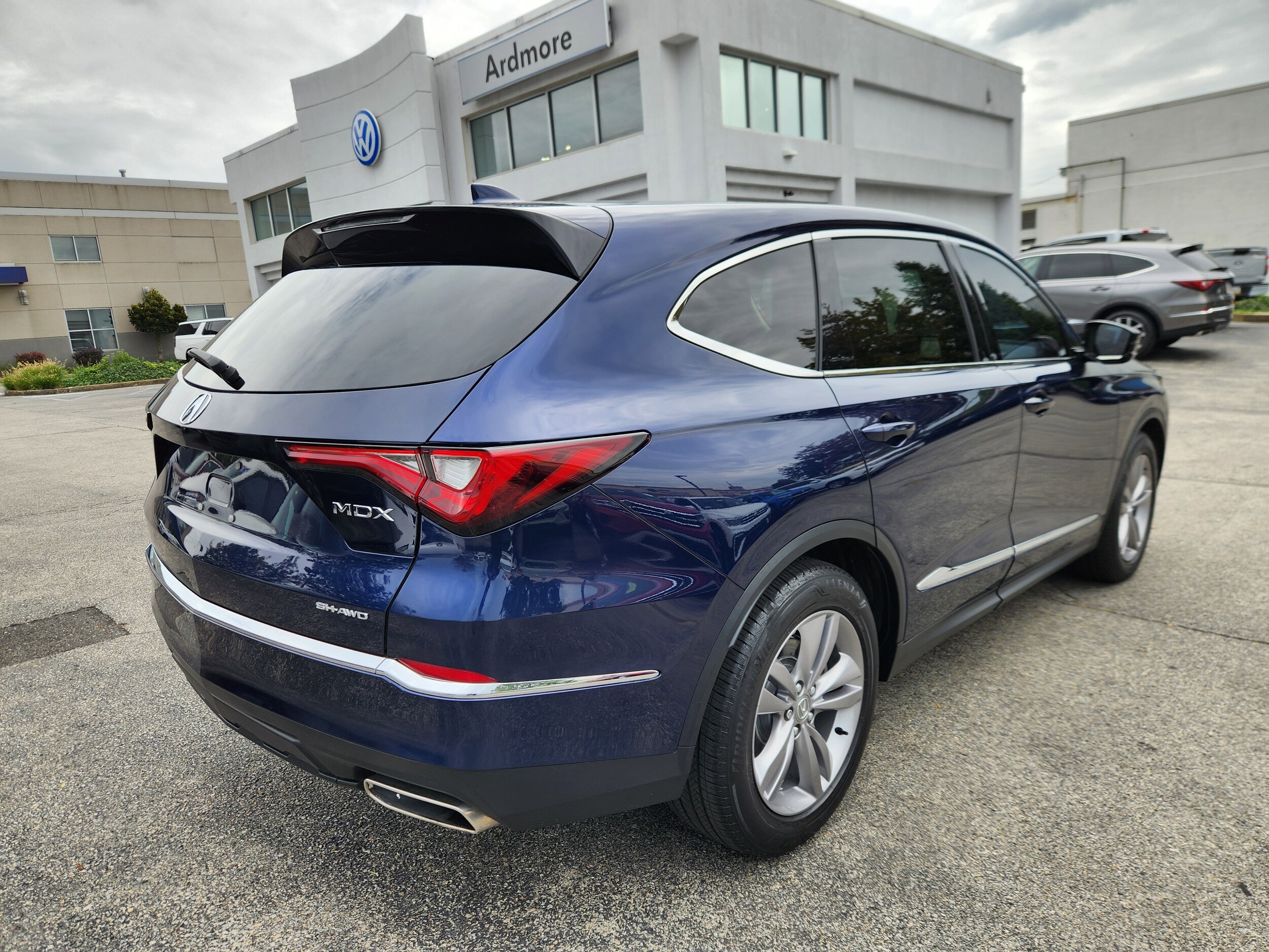 2023 Acura MDX Base photo 3