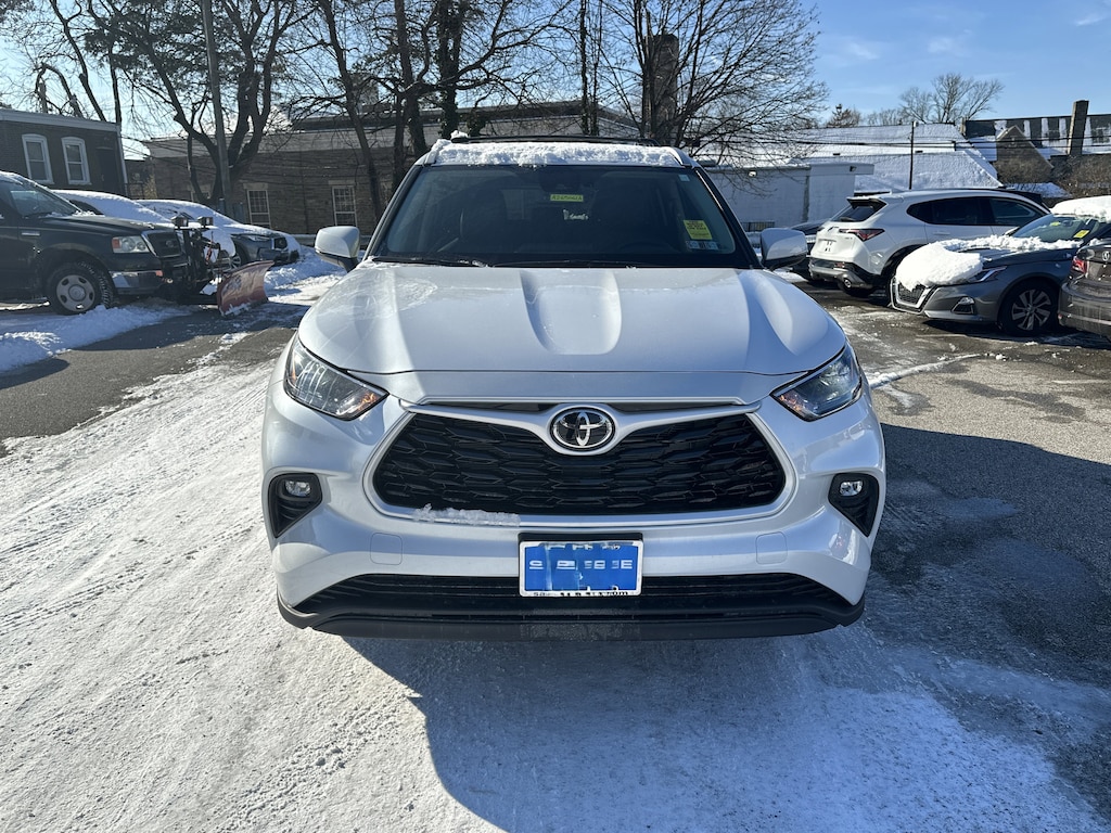 Used 2026 Toyota Highlander Hybrid XLE SUV