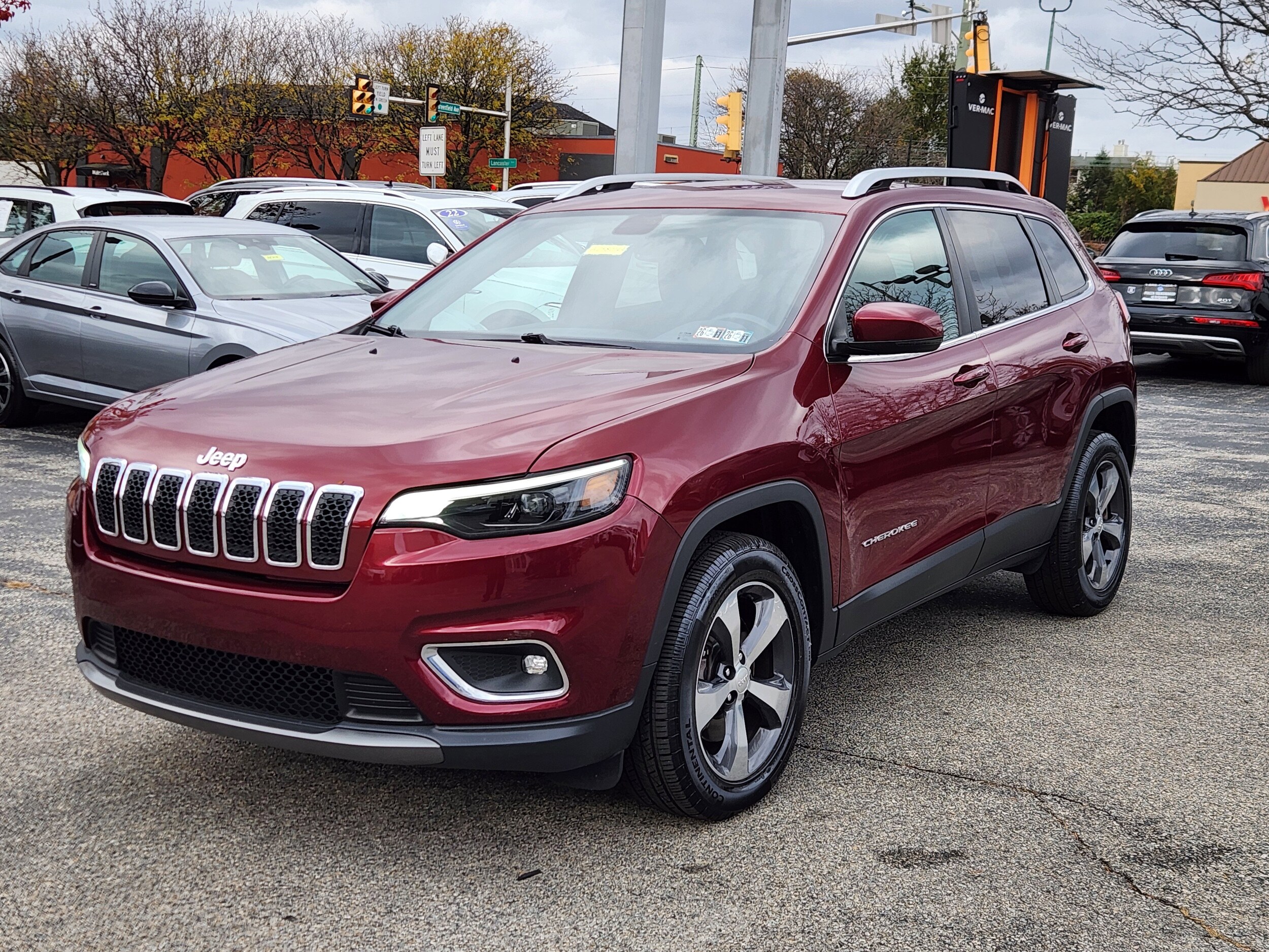 2019 Jeep Cherokee Limited photo 2