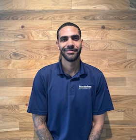 Staff member Damian Landis from ID_eb067b8f800a