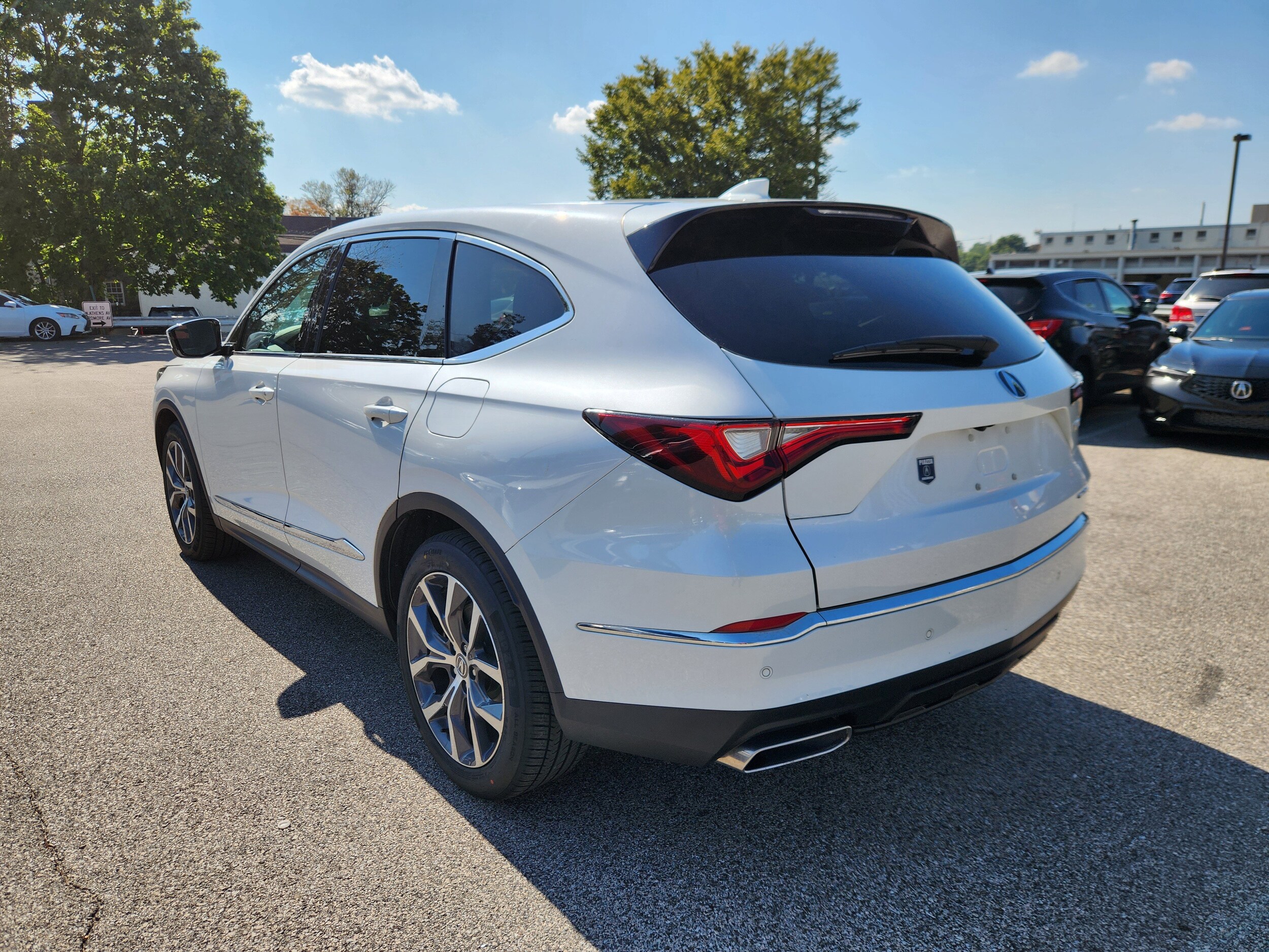 2023 Acura MDX SH-AWD Technology photo 3