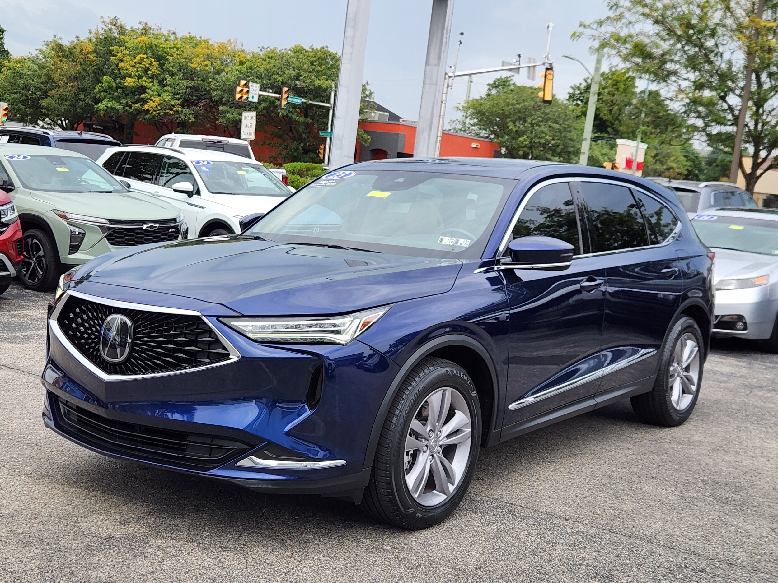 2023 Acura MDX Base photo 2