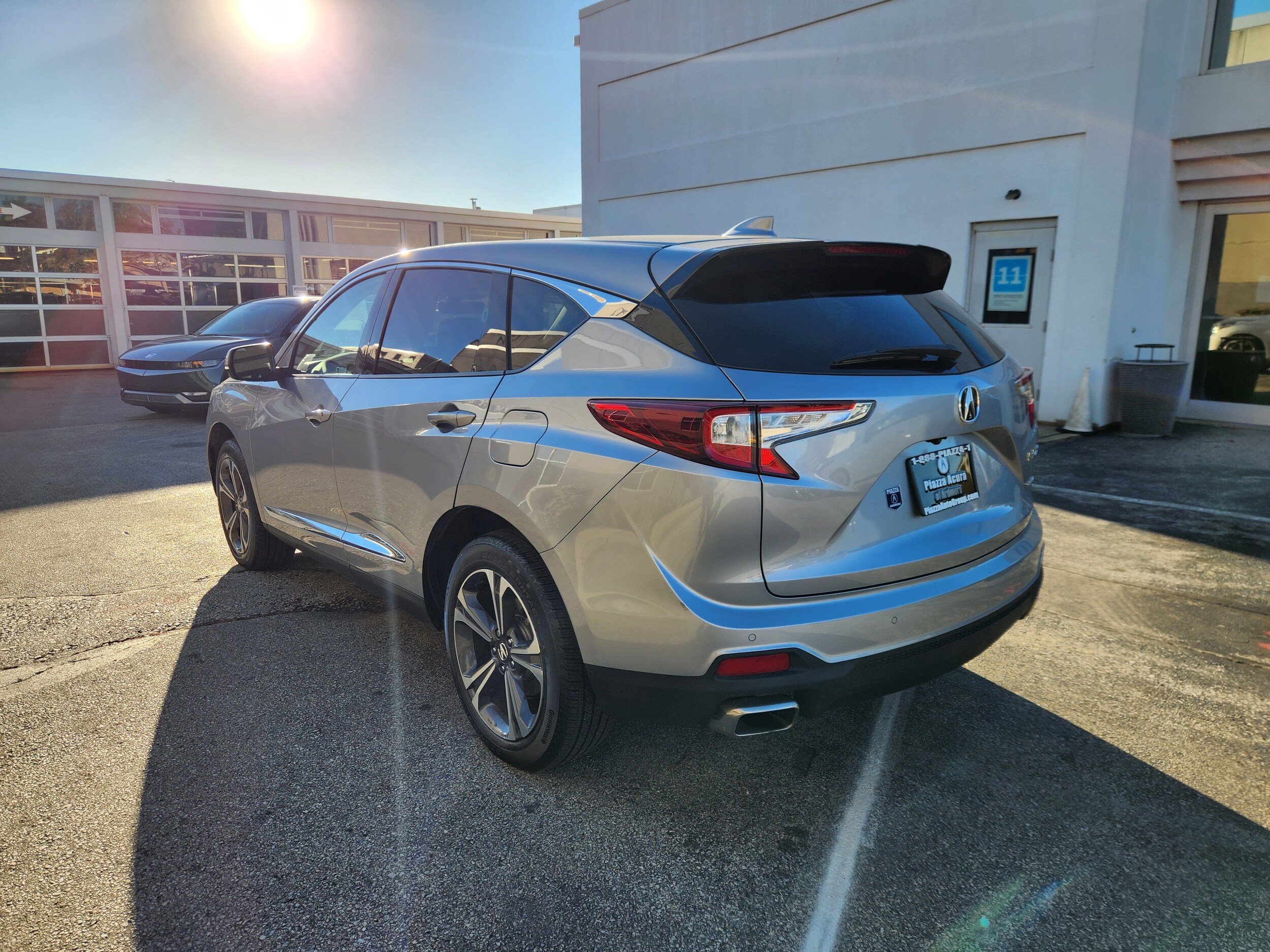 2023 Acura RDX Advance photo 2
