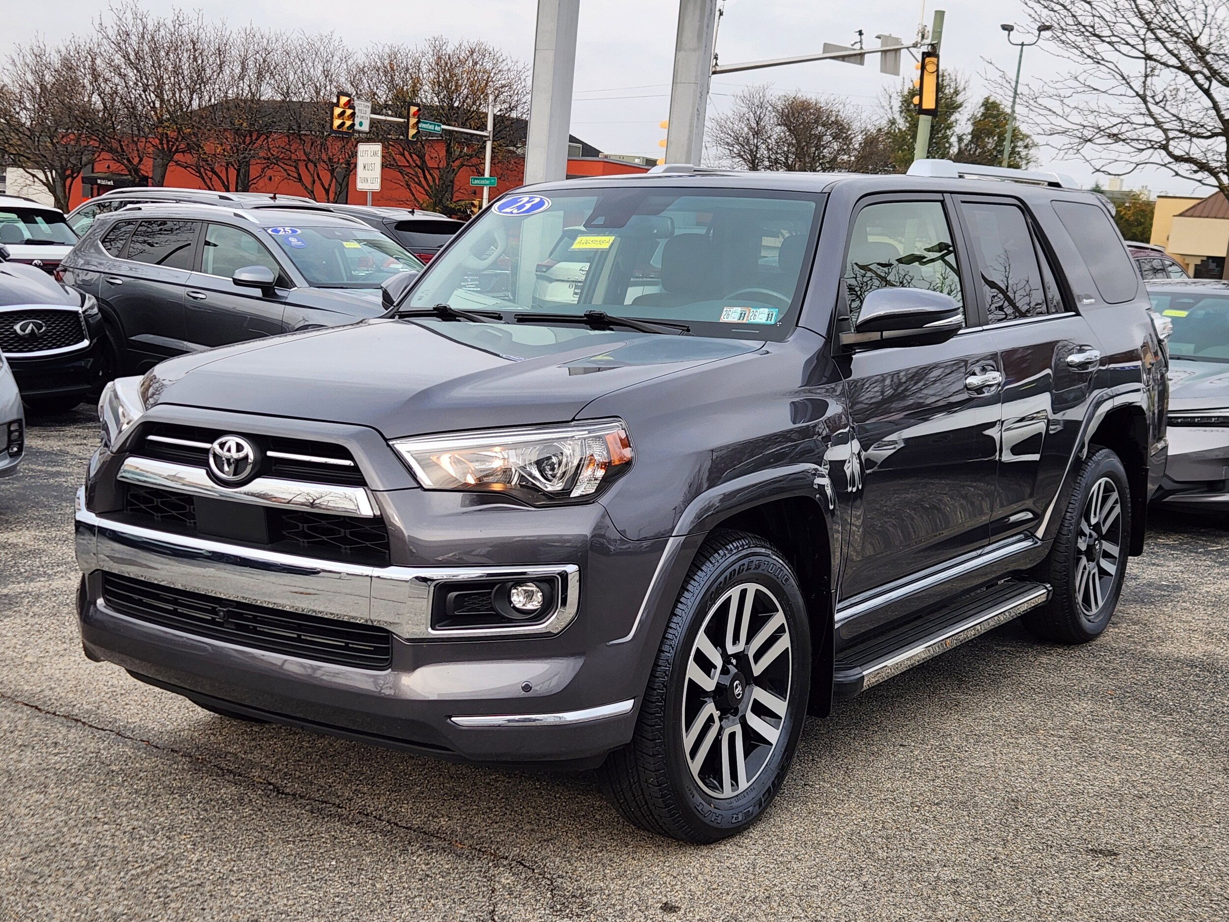 2023 Toyota 4Runner Limited photo 2