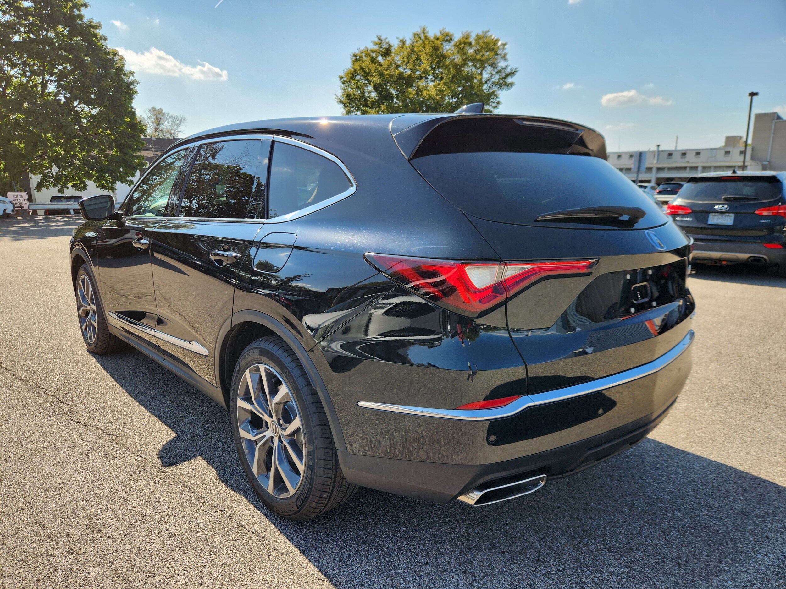 2023 Acura MDX SH-AWD Technology photo 3