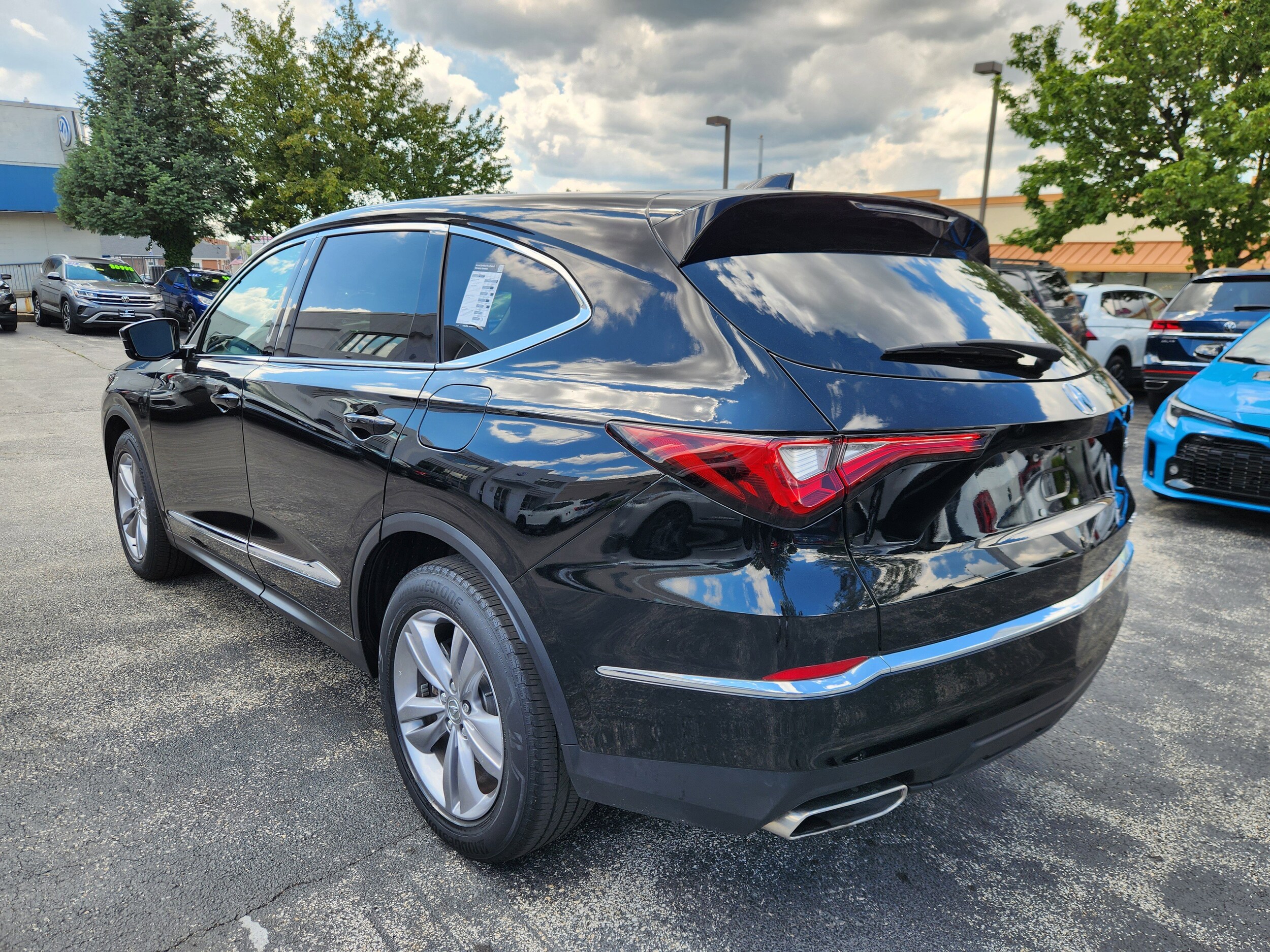 2023 Acura MDX Base photo 2