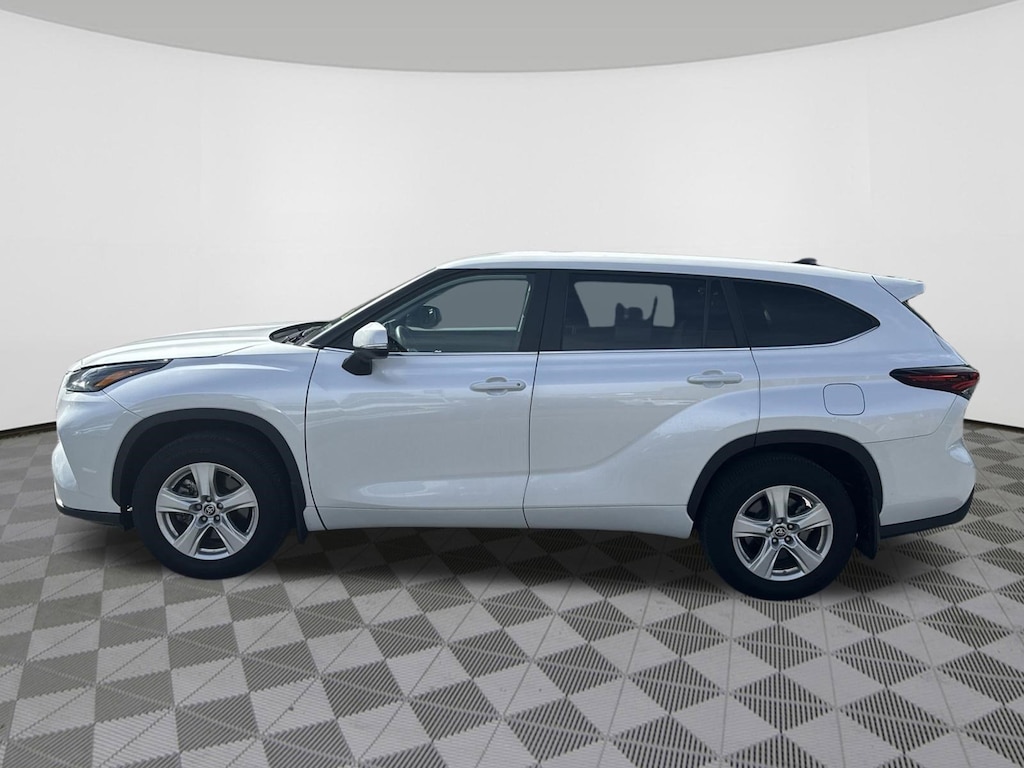 Used 2024 Toyota Highlander SUV