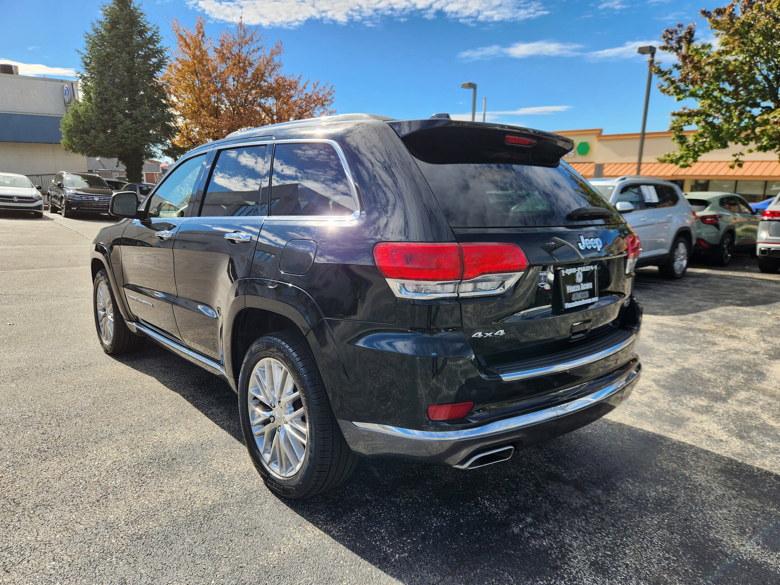 2017 Jeep Grand Cherokee Summit photo 2