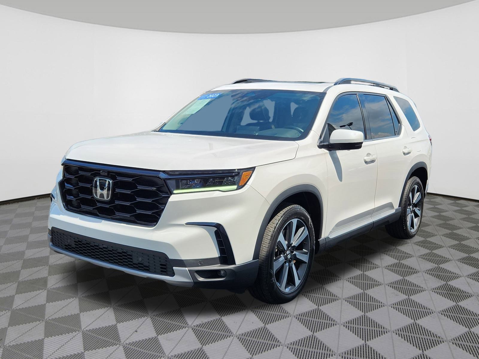 2023 Honda Pilot Elite photo 2