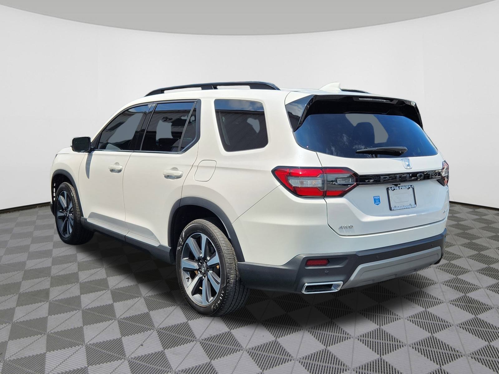 2023 Honda Pilot Elite photo 3