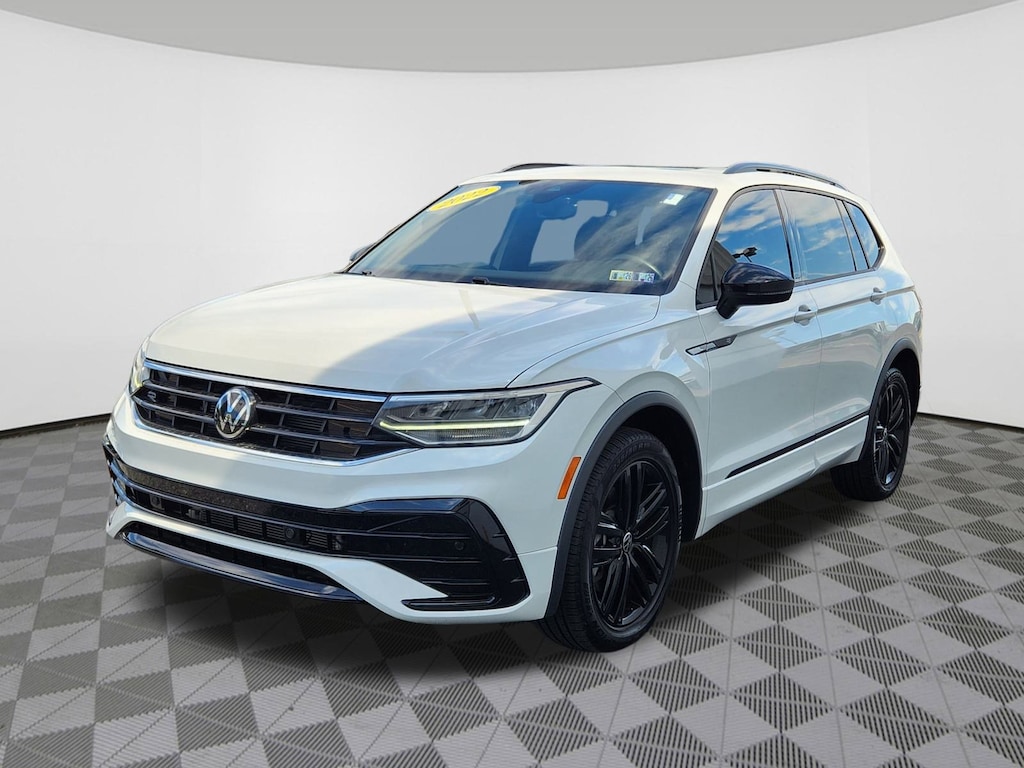Used 2022 Volkswagen Tiguan SE R-Line Black 2.0T SE R-Line Black FWD