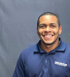 Staff member David Roman from ID_f6a5e65191e0