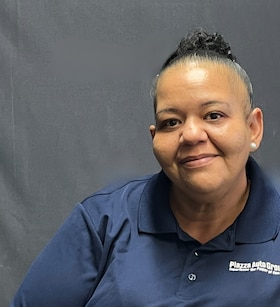 Staff member Rosa Sanchez from ID_f6a5e65191e0