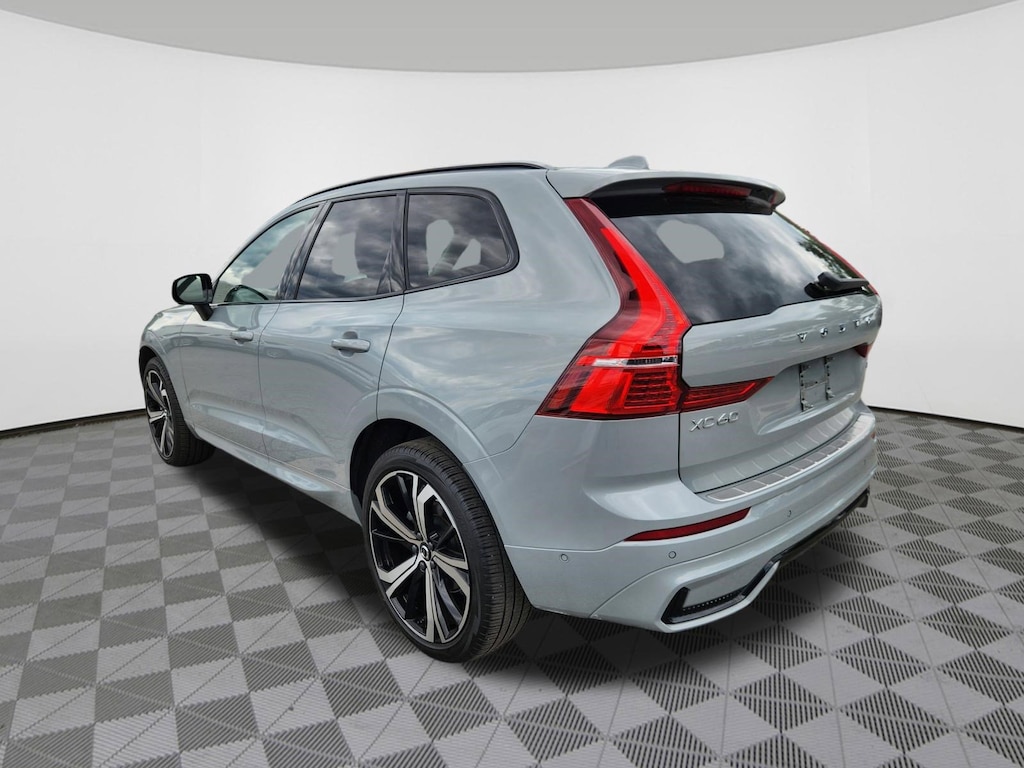 Used 2025 Volvo XC60 B5 Ultra SUV