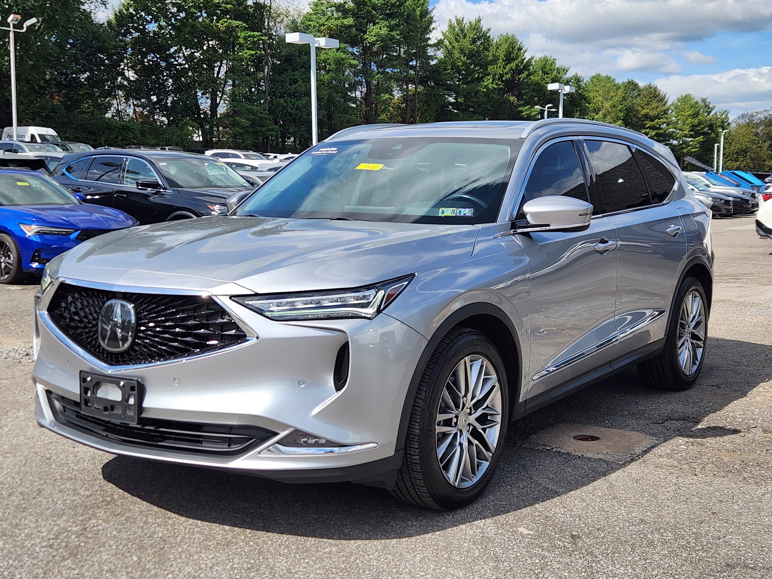 2024 Acura MDX SH-AWD Advance photo 2