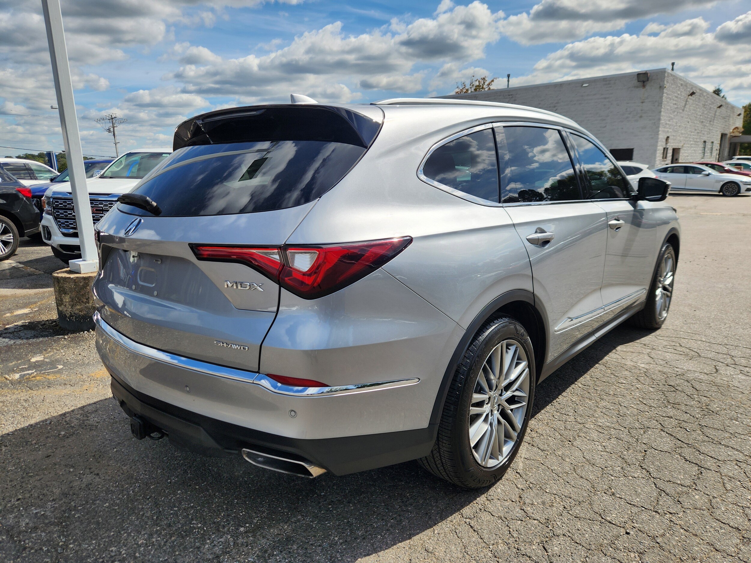 2024 Acura MDX SH-AWD Advance photo 4