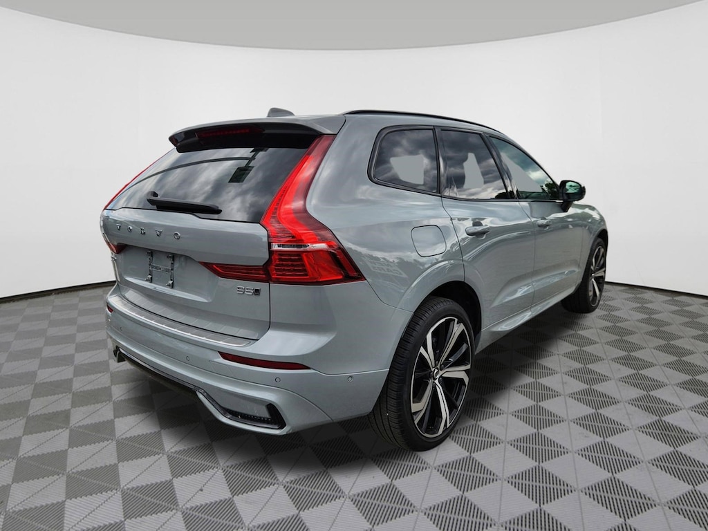 Used 2025 Volvo XC60 B5 Ultra SUV
