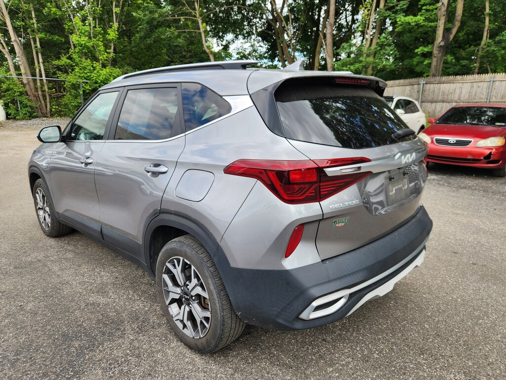 Used 2022 Kia Seltos EX SUV