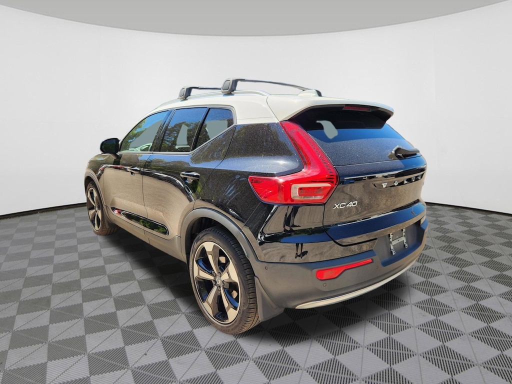 Used 2019 Volvo XC40 T5 Momentum SUV