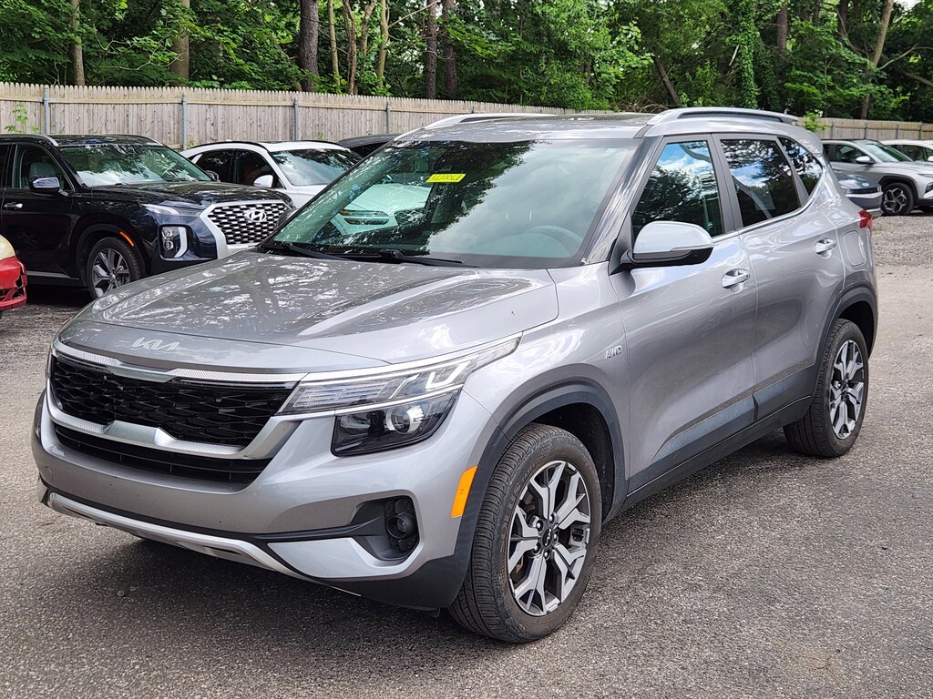 Used 2022 Kia Seltos EX SUV