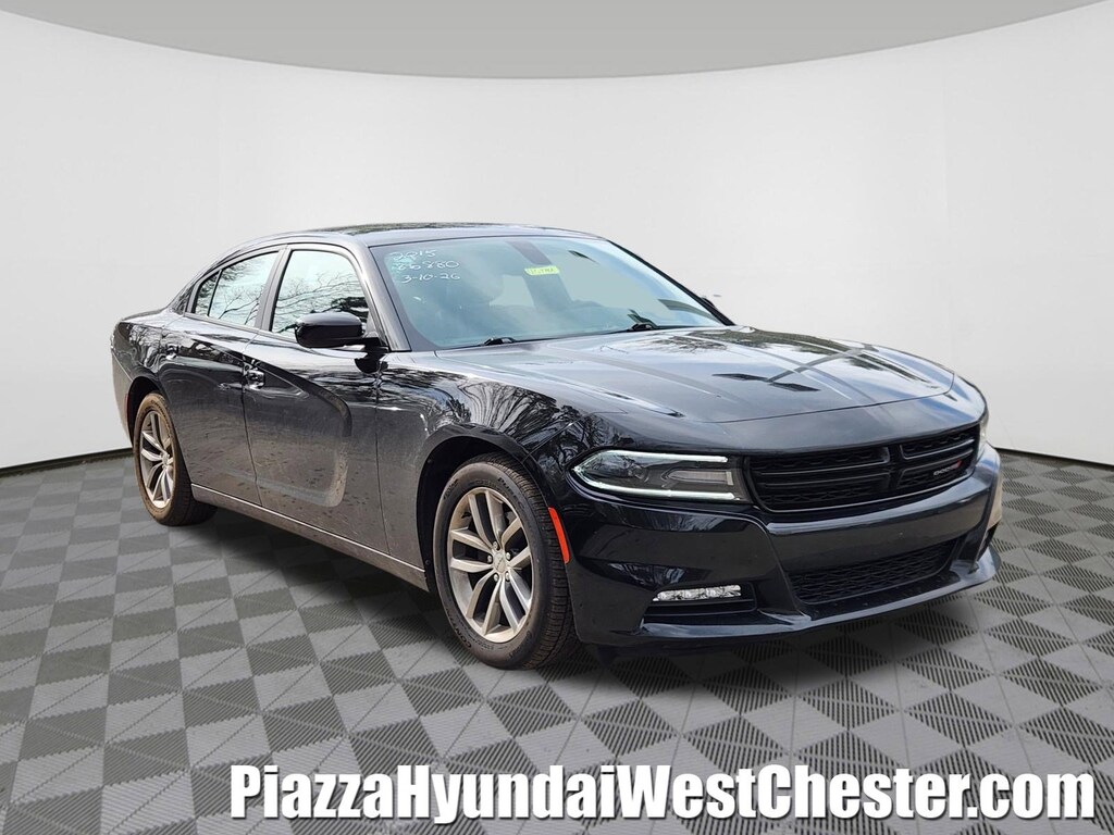Used 2015 Dodge Charger SXT Sedan