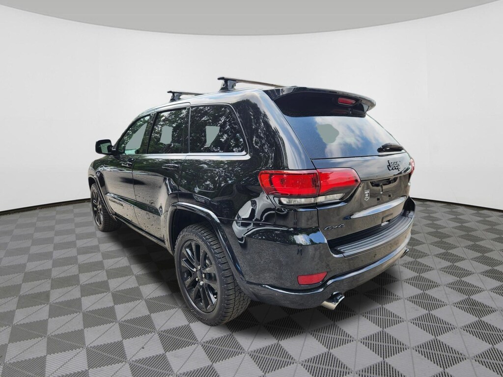 Used 2018 Jeep Grand Cherokee Laredo 4x4 SUV