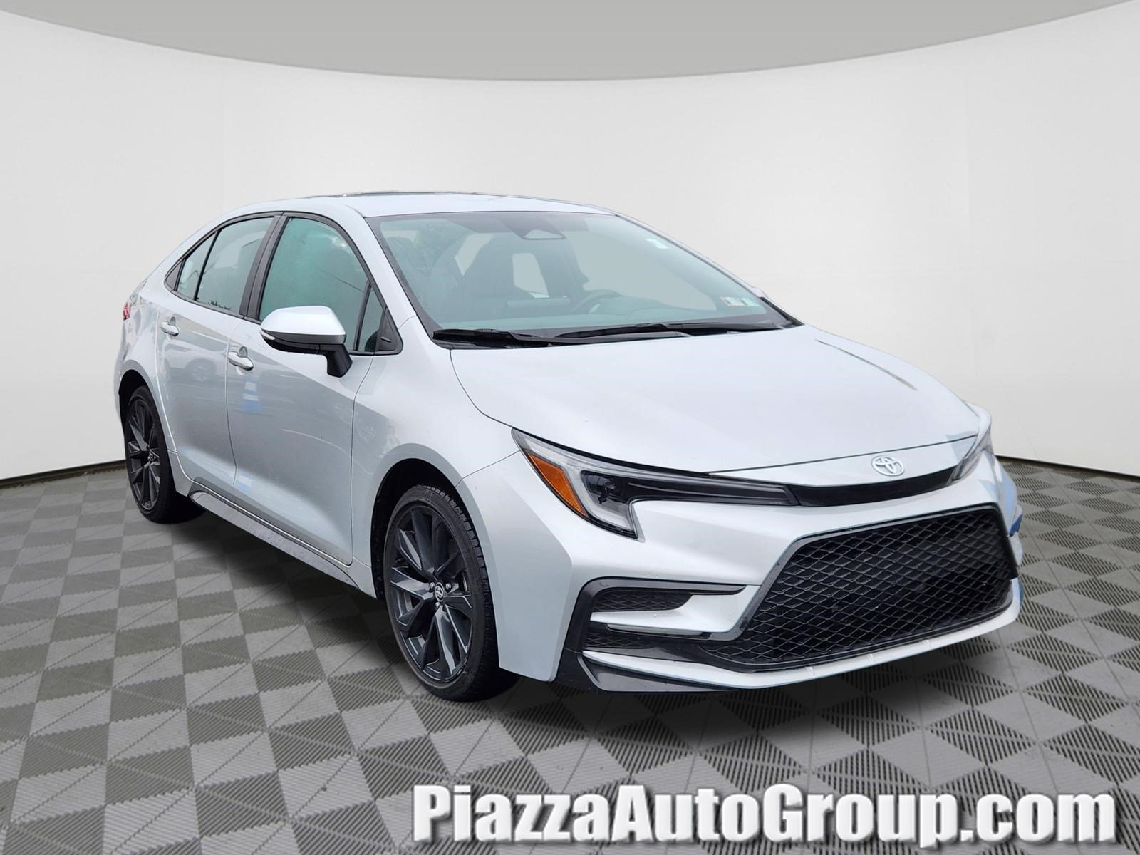 Used 2024 Toyota Corolla SE Sedan
