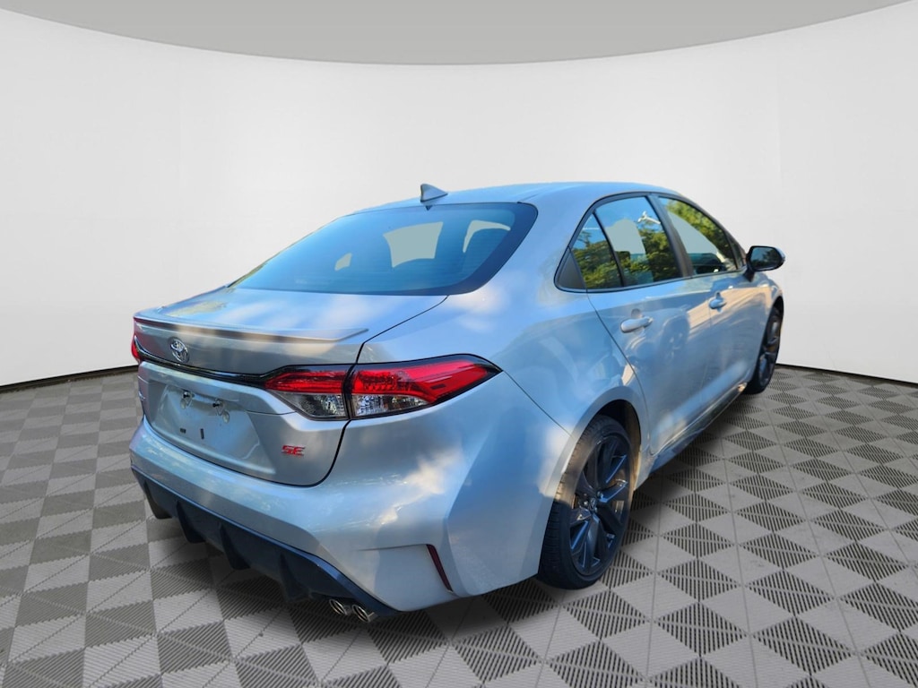 Used 2024 Toyota Corolla SE Sedan