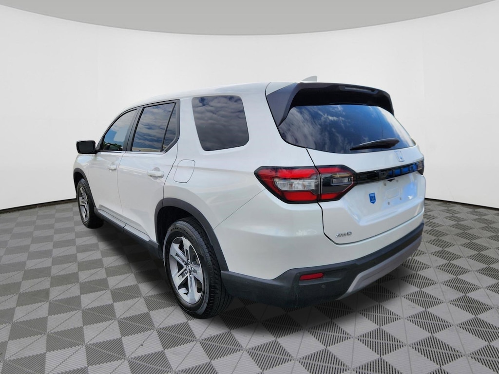 Certified 2024 Honda Pilot EX-L 8 Passenger SUV