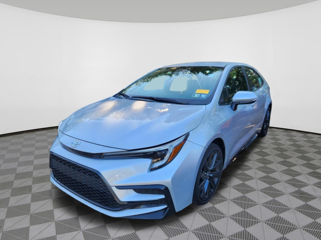 Used 2024 Toyota Corolla SE Sedan