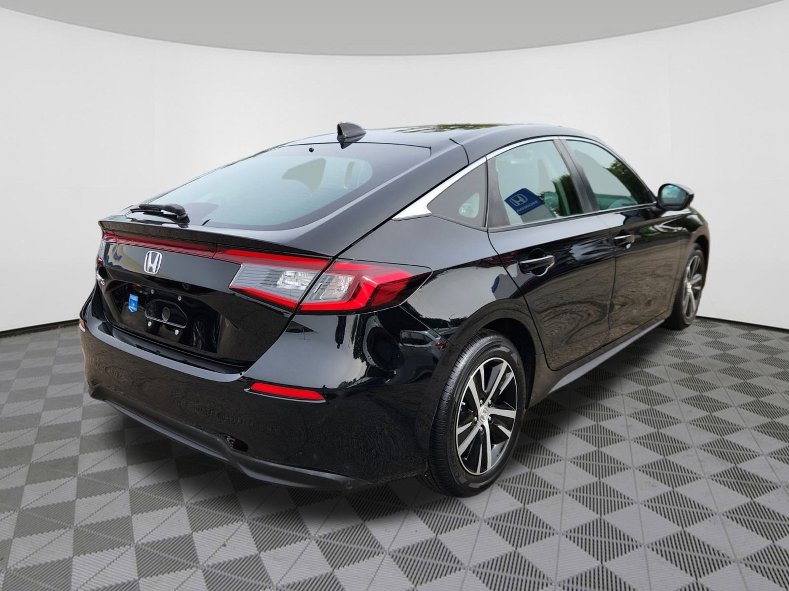 2022 Honda Civic LX Hatchback photo 3