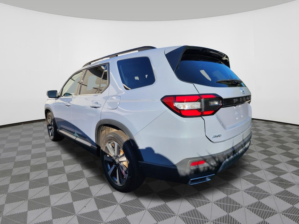 Certified 2024 Honda Pilot Touring SUV