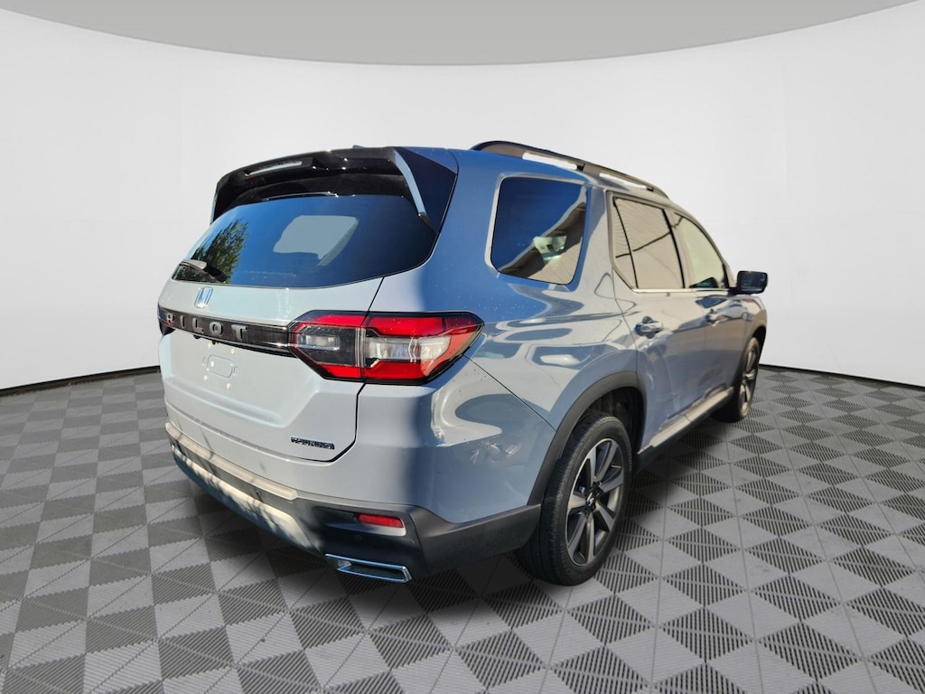 Certified 2024 Honda Pilot Touring SUV