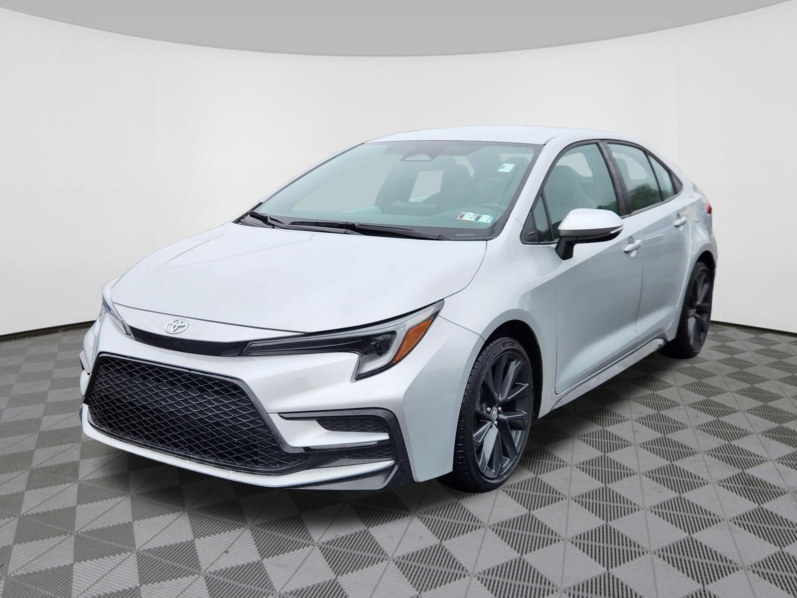 Used 2024 Toyota Corolla SE Sedan