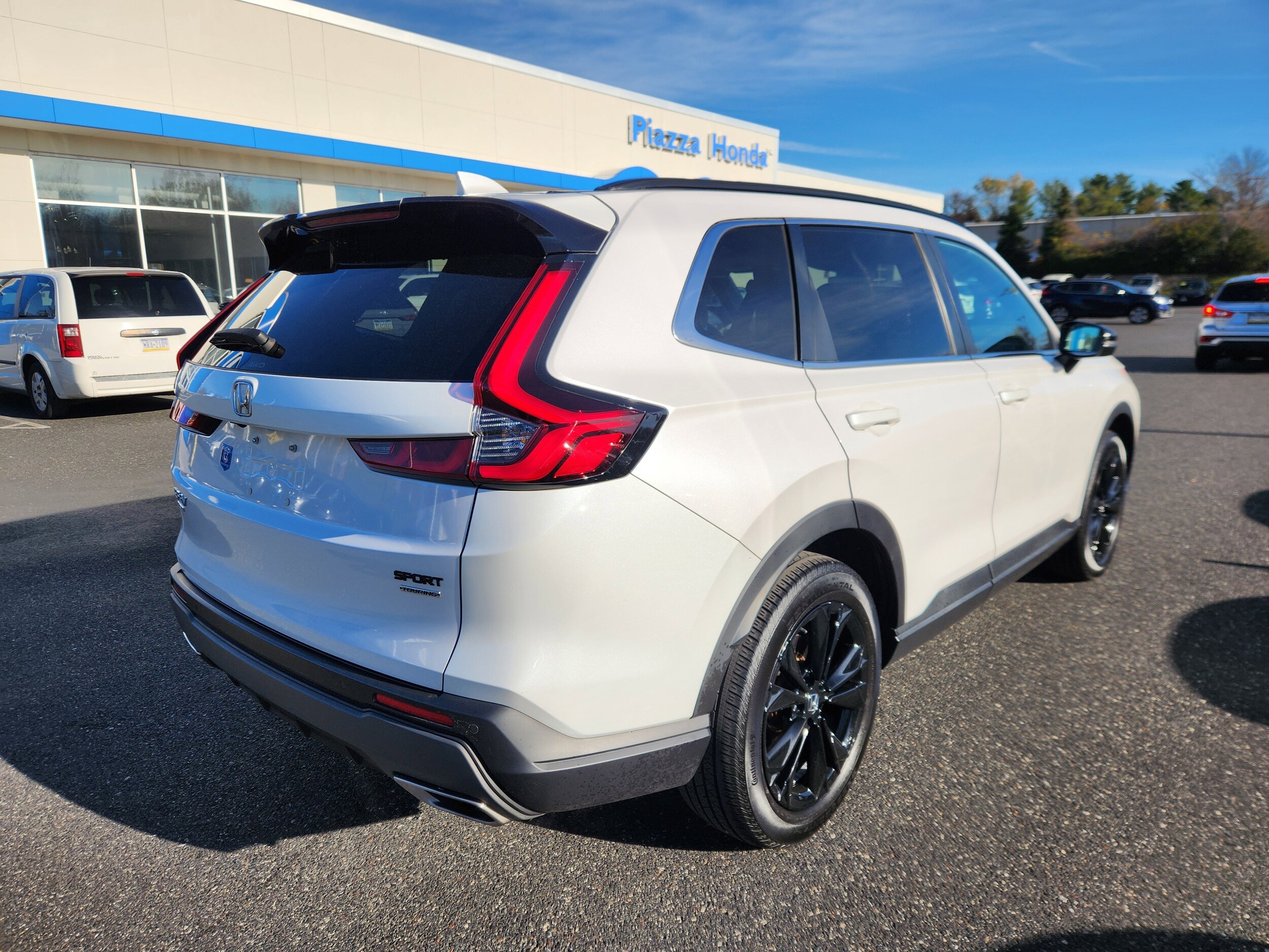 2023 Honda CR-V Hybrid Sport Touring photo 4