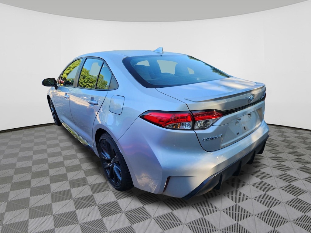 Used 2024 Toyota Corolla SE Sedan