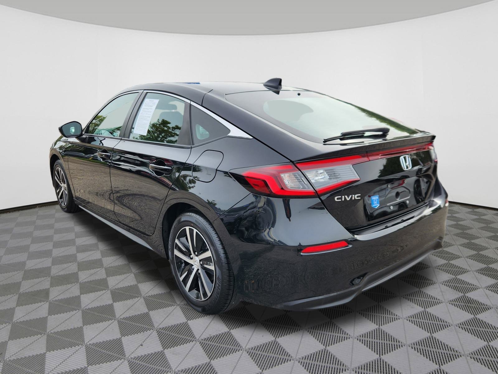 2022 Honda Civic LX Hatchback photo 2