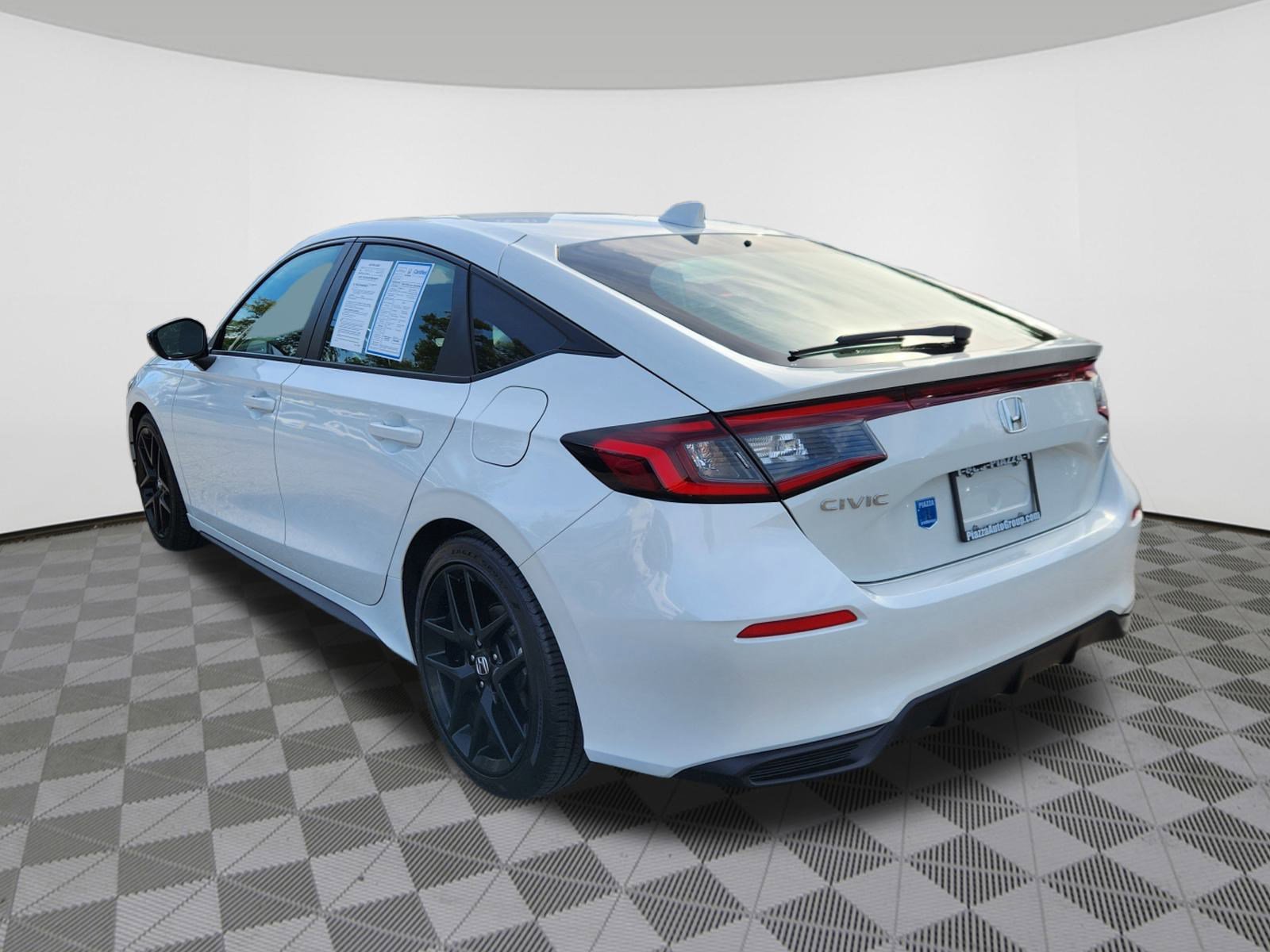 2025 Honda Civic Hatchback Sport photo 3