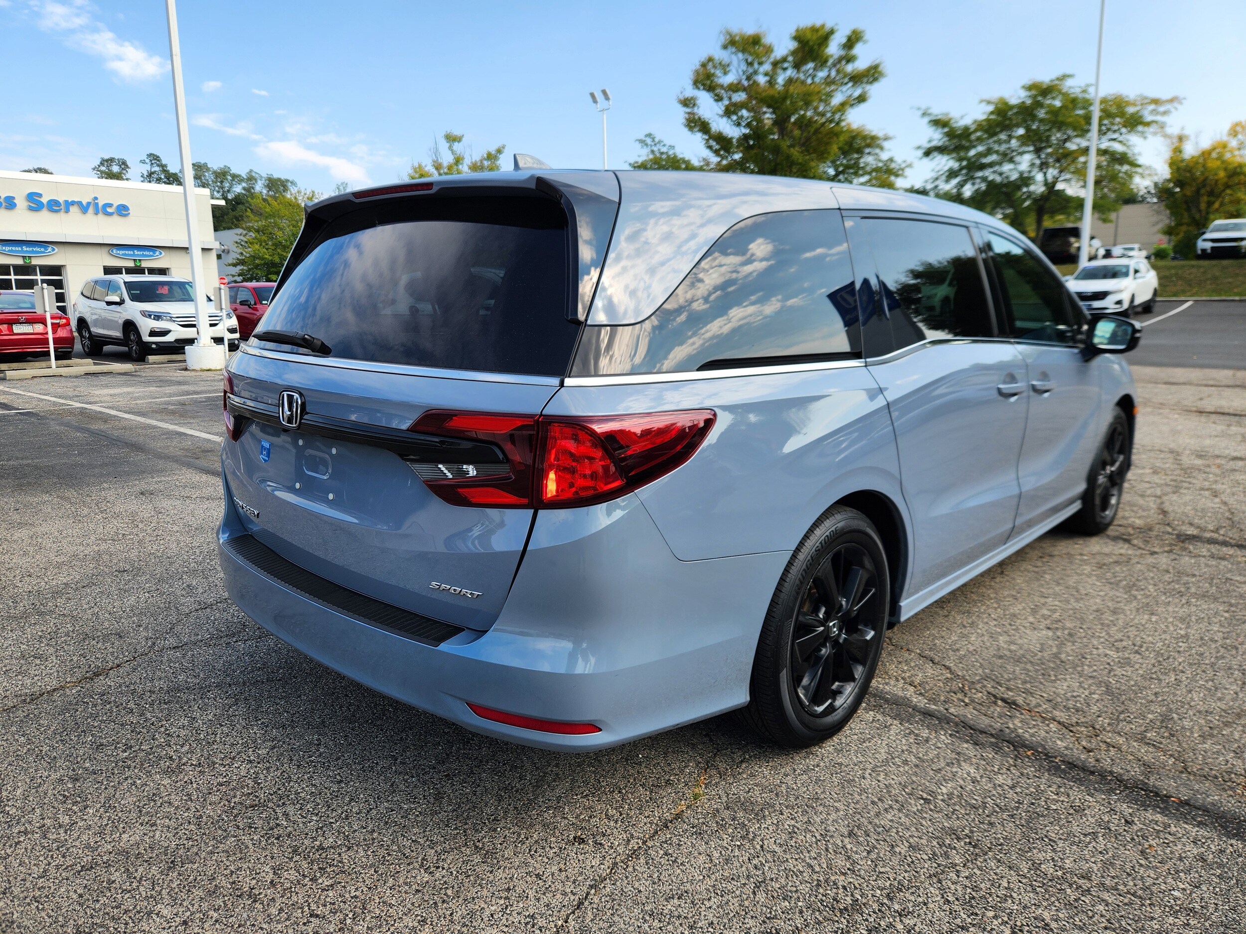 2023 Honda Odyssey Sport photo 3
