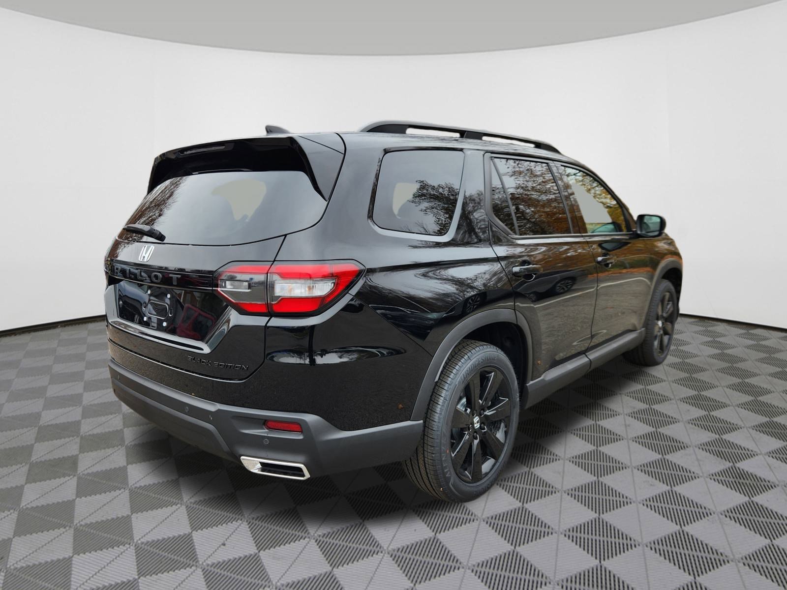 2025 Honda Pilot Black Edition photo 4