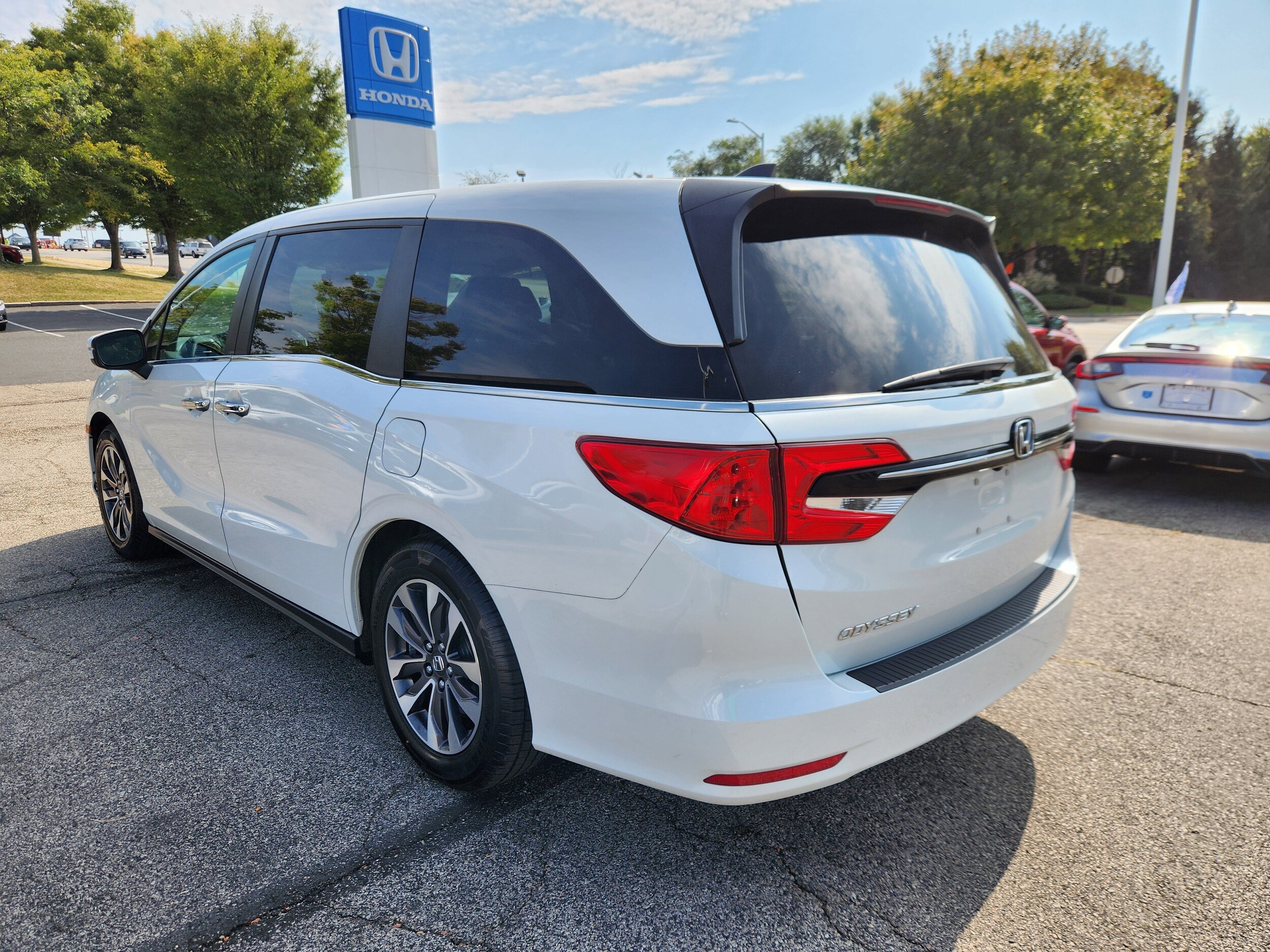 2022 Honda Odyssey EX-L photo 2